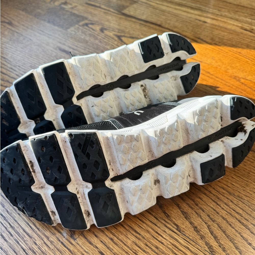 On Running Cloud Swift Men's Black and White Athletic Shoes - Picture 3 of 3